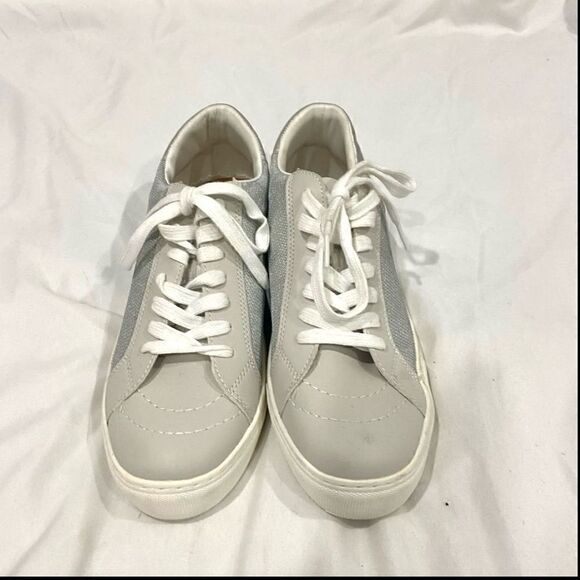 Universal Thread gray Britten classic sneakers with silver accents size … - Picture 6 of 9